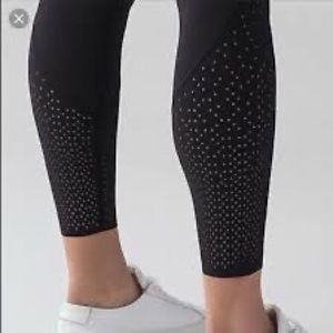 Lululemon high rise size 4 perforated legging 7/8